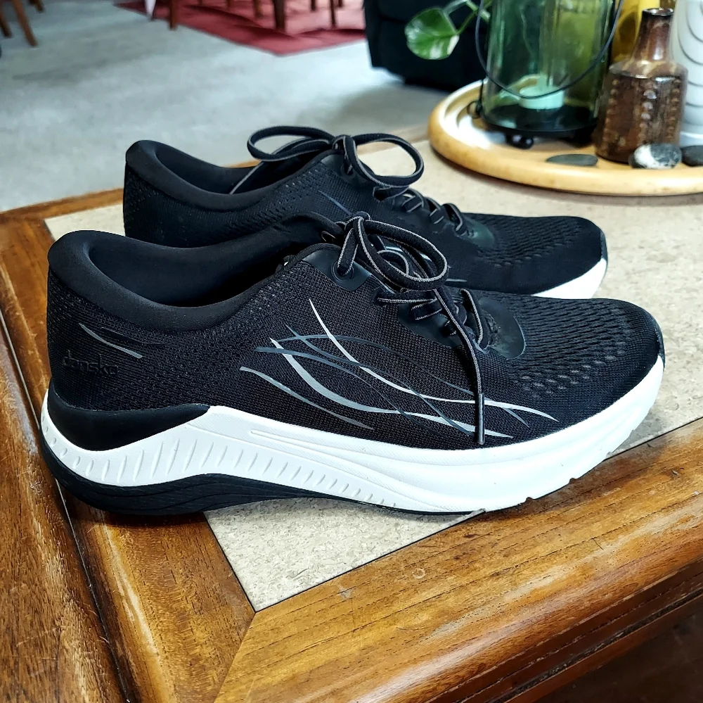 Dansko Woman's Pace Black Size 38